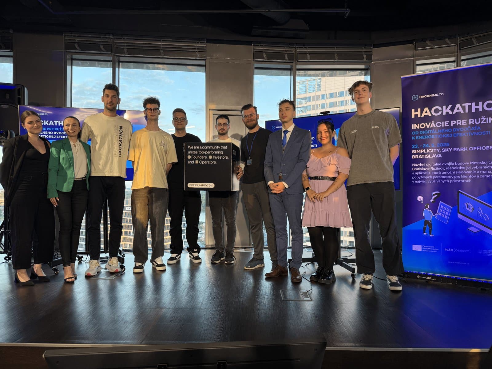Víťazi hackathonu hacknime.to